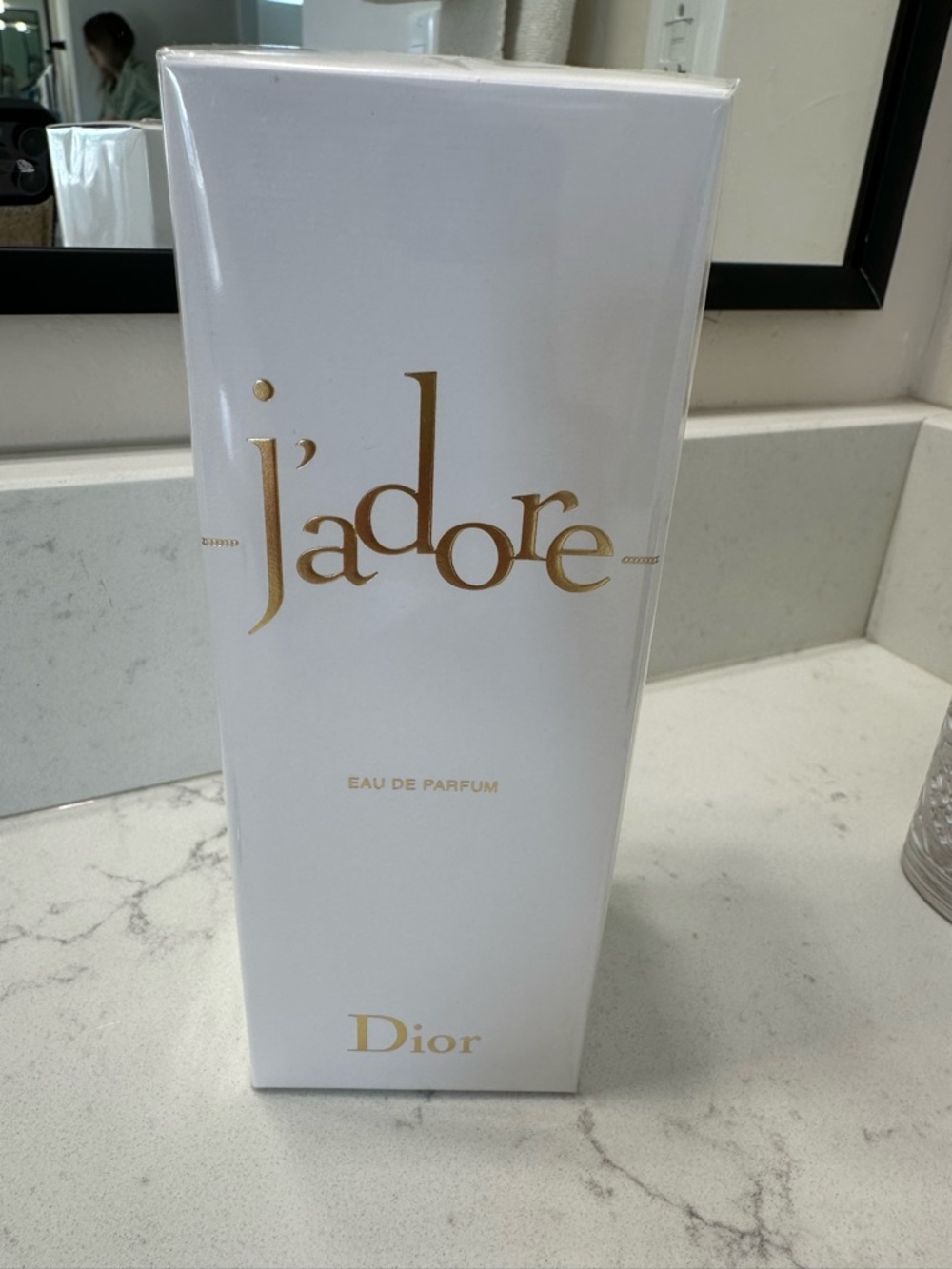 Dior J'adore Eau de Parfum - White with Gold Accents